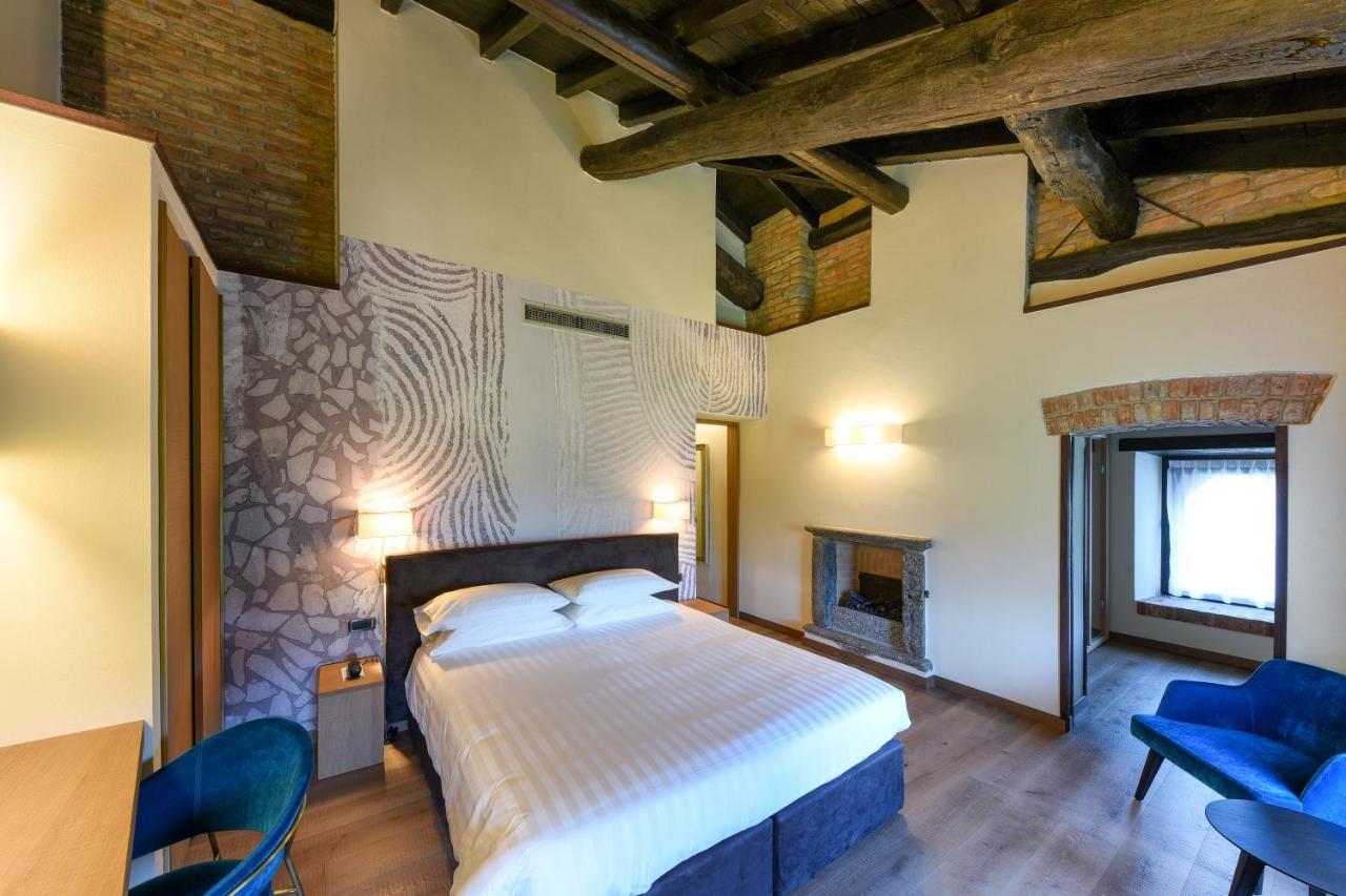 Hotel Relais Castello Di Casiglio Erba Esterno foto