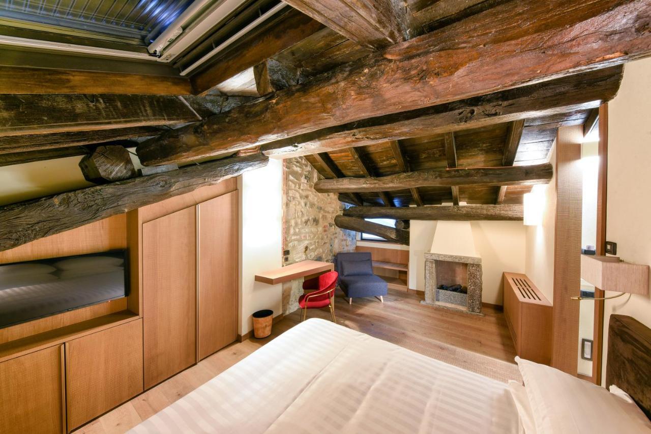 Hotel Relais Castello Di Casiglio Erba Esterno foto