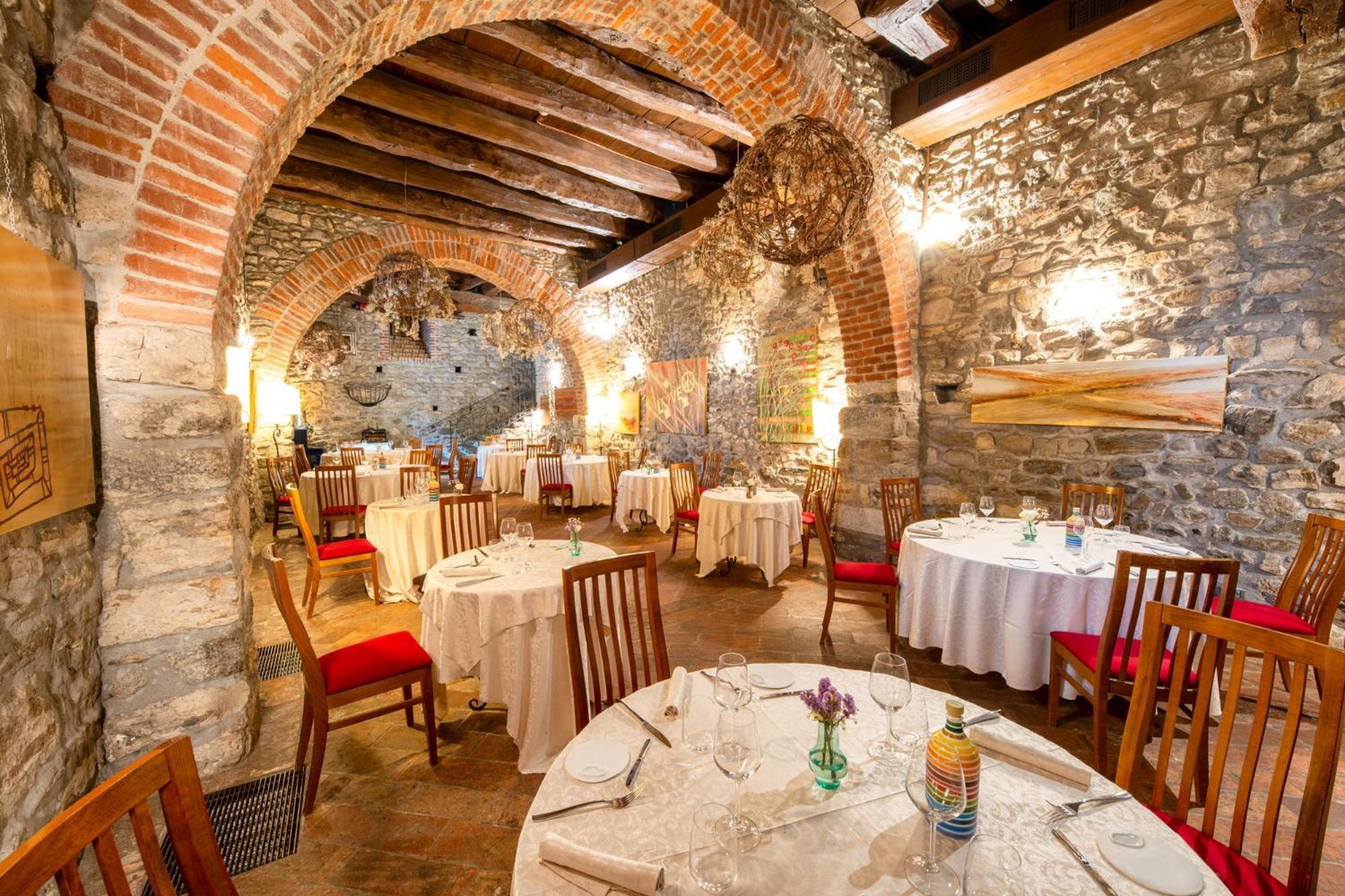 Hotel Relais Castello Di Casiglio Erba Esterno foto