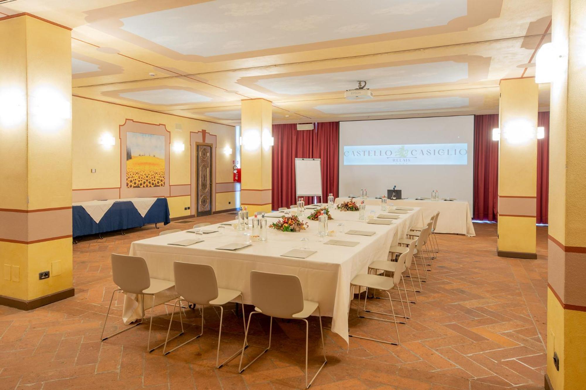 Hotel Relais Castello Di Casiglio Erba Esterno foto