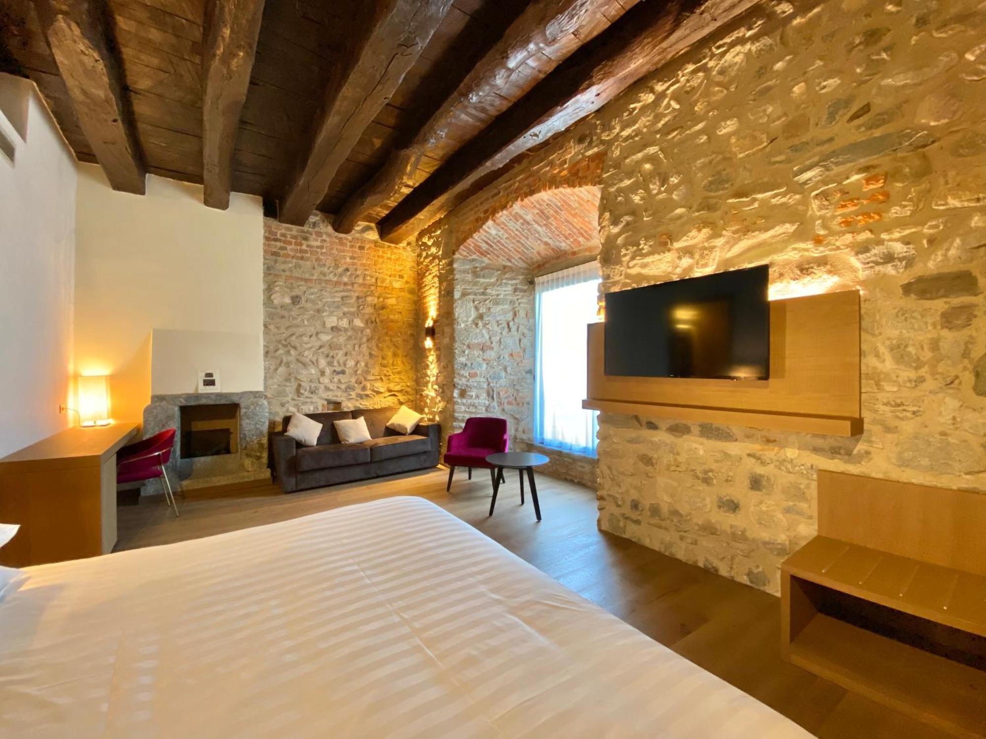 Hotel Relais Castello Di Casiglio Erba Camera foto