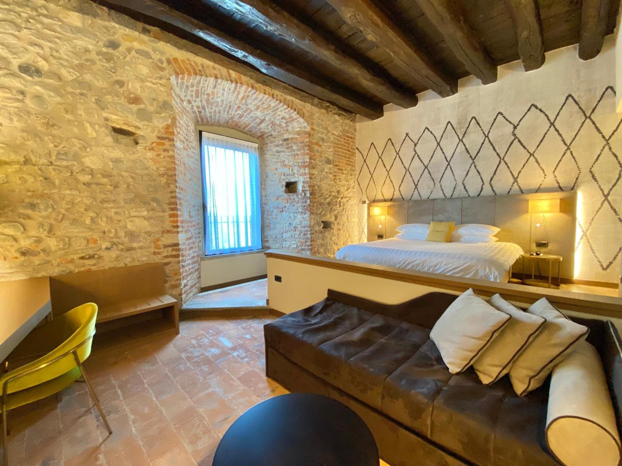 Hotel Relais Castello Di Casiglio Erba Camera foto