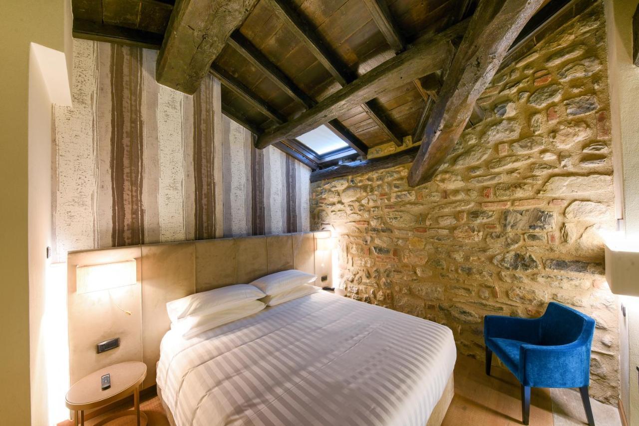 Hotel Relais Castello Di Casiglio Erba Esterno foto